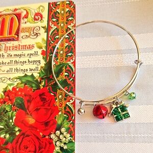 🎀 Amanda Lee Jewelry Silver Bangle Bracelet with 3 Christmas Charms 🎄